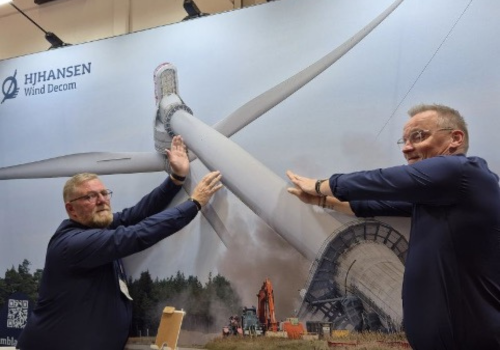 Væltende vindmølle fra Wind Hamburg messen